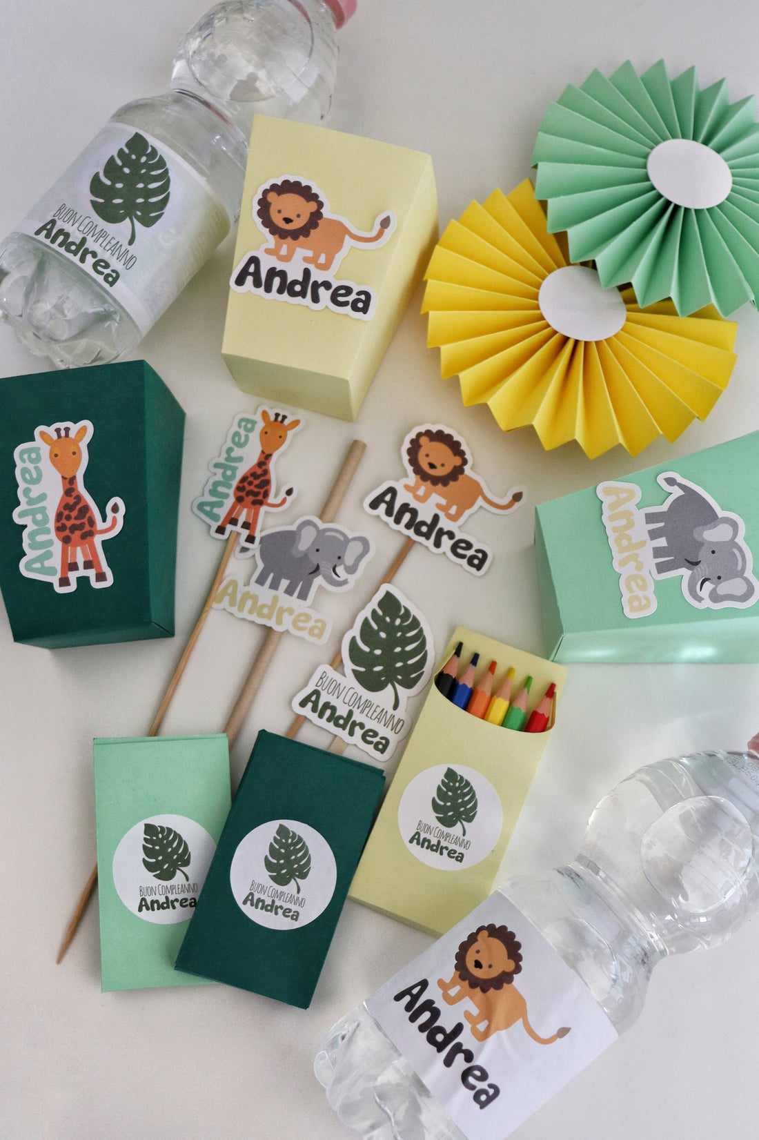 Partykit personalizzato di compleanno in carta, coordinato e fatto a mano da Carta in Barattolo