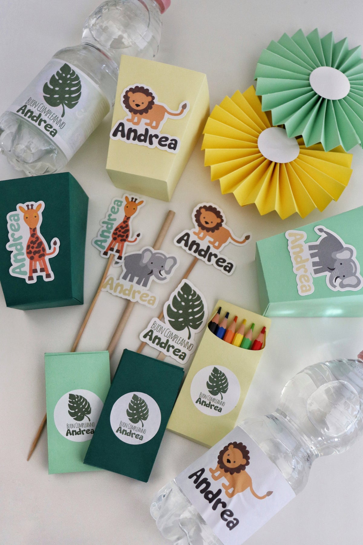 Partykit personalizzato di compleanno in carta, coordinato e fatto a mano da Carta in Barattolo