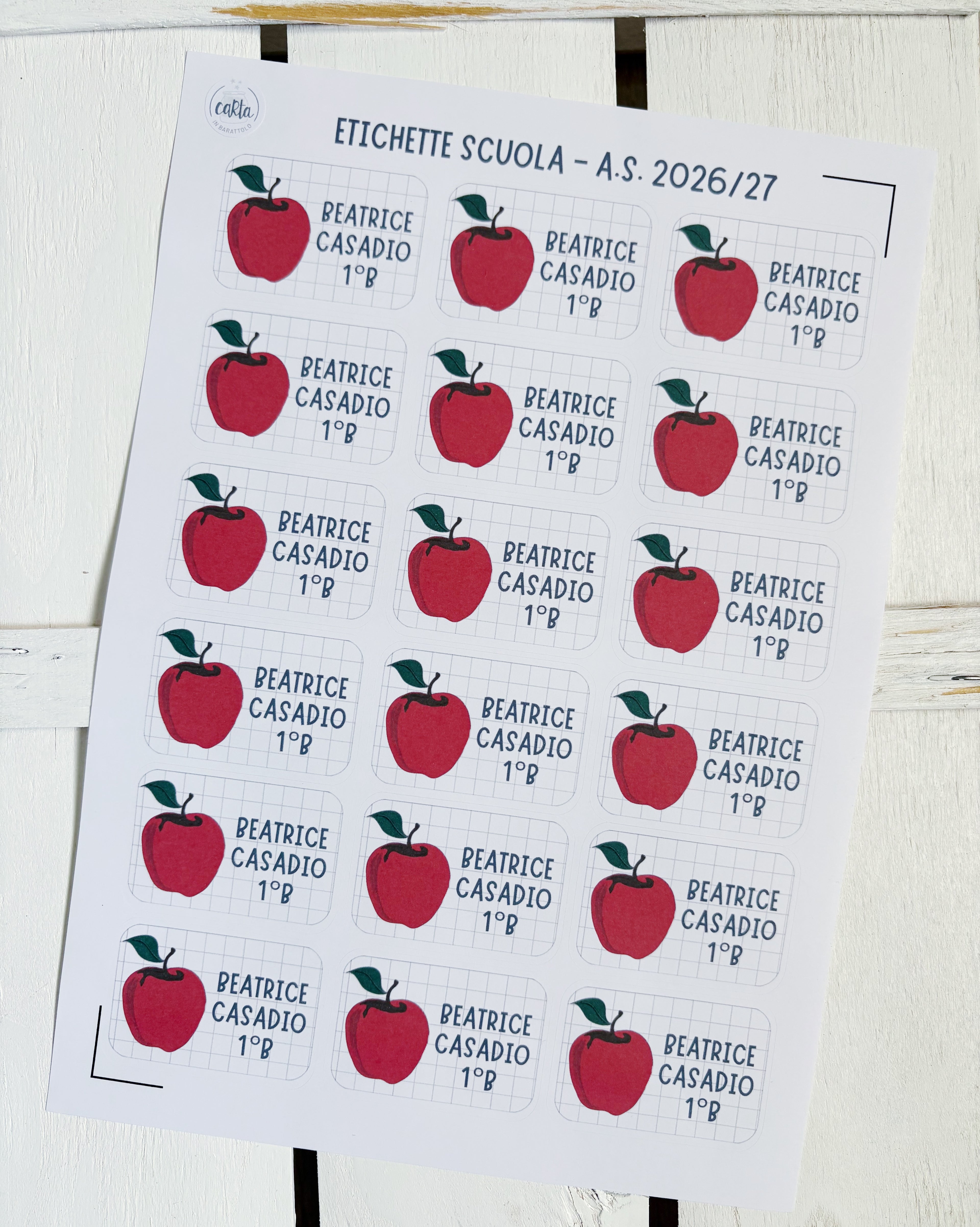 Foglio etichette scuola mela rettangolare con sfondo quaderno, personalizzate
